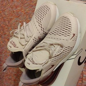 Nike Air Max 270, Size 9.5, Light Pink & Mauve